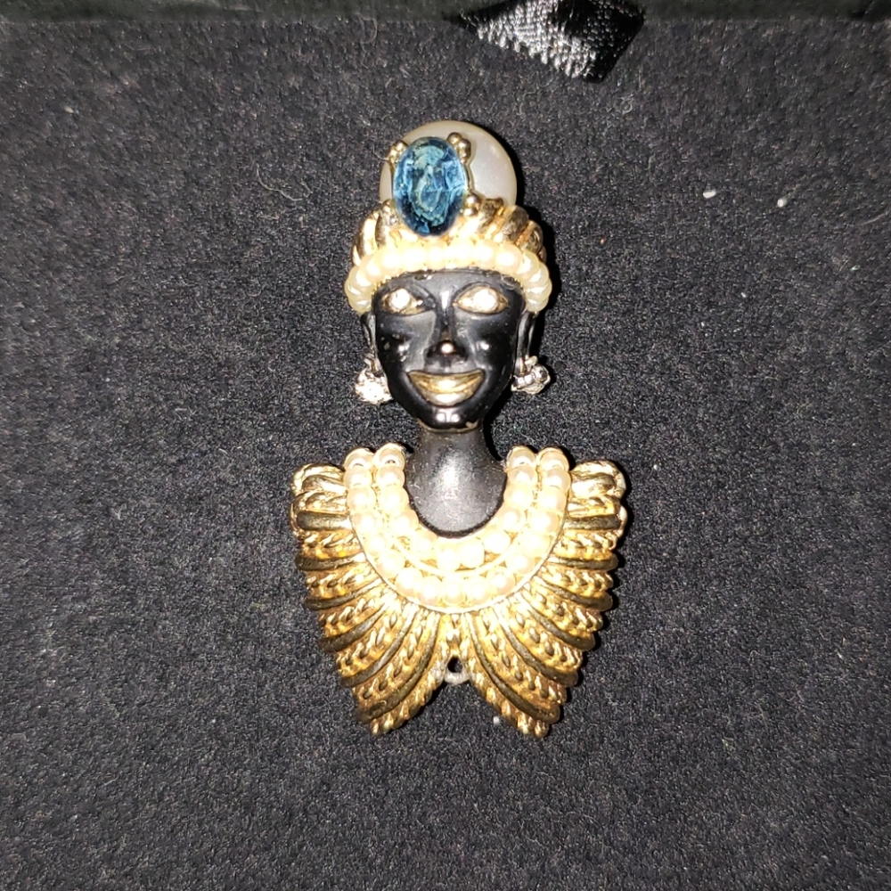 Vintage Ciner Blackamoor brooch